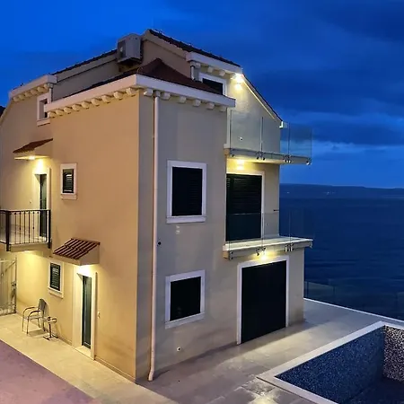 Epetium Beach Villa Σπλιτ